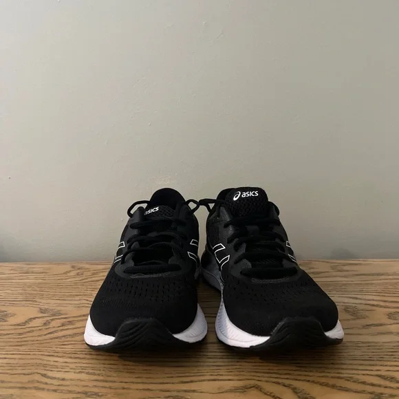 ASICS Black Running Shoes - Picture 6 of 7